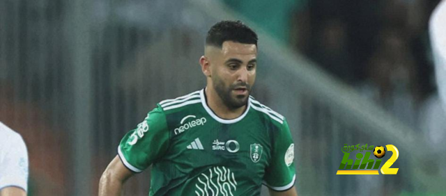 رياض محرز يتفوق على لاعبي الدوري السعودي
