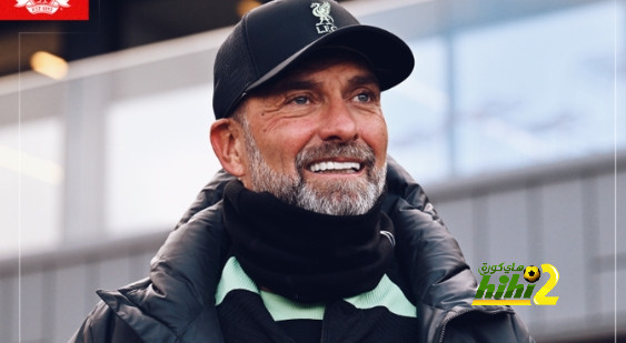فيديو.. ليفربول يؤدي عمليات الإحماء قبل مواجهة ايفرتون