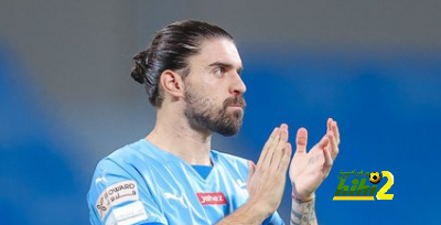 نيفيز ينفرد برقم مهم عن باقي أقرانه في الهلال