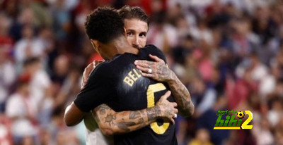 كم دقيقة بقى راموس بجانب لاعبي ريال مدريد بعد انتهاء المباراة؟
