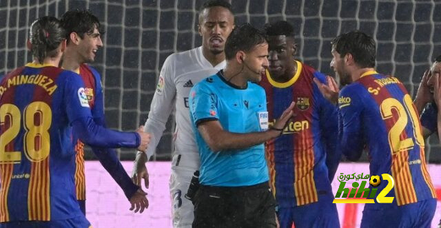 نتائج الكلاسيكو تحت قيادة الحكم مانزانو
