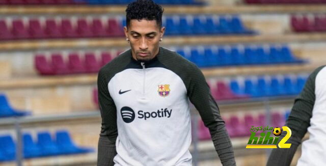 فيديو من عودة رافينيا لتدريبات برشلونة قبل الكلاسيكو