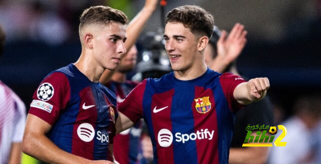 خط وسط برشلونة أمام ريال مدريد