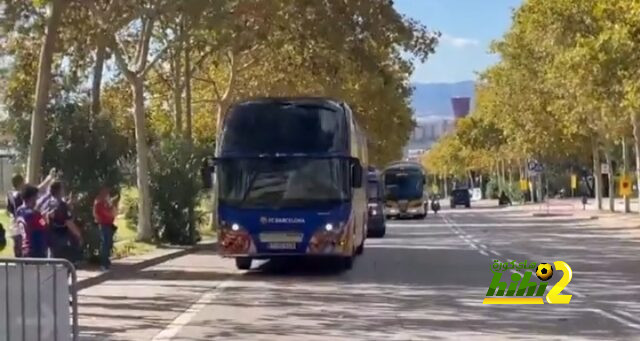 حافلة برشلونة تصل ملعب مونتجويك قبل لقاء ريال مدريد