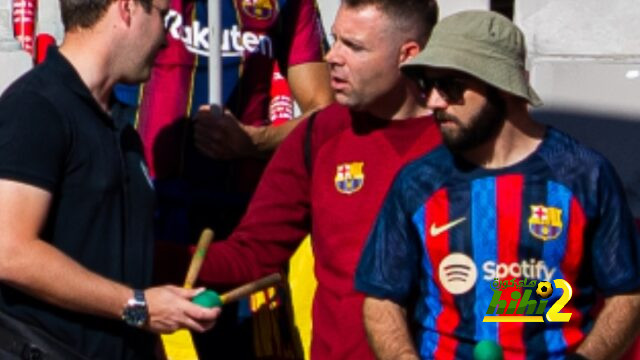 جمهور برشلونة ينتشر في مدرجات مونتجويك