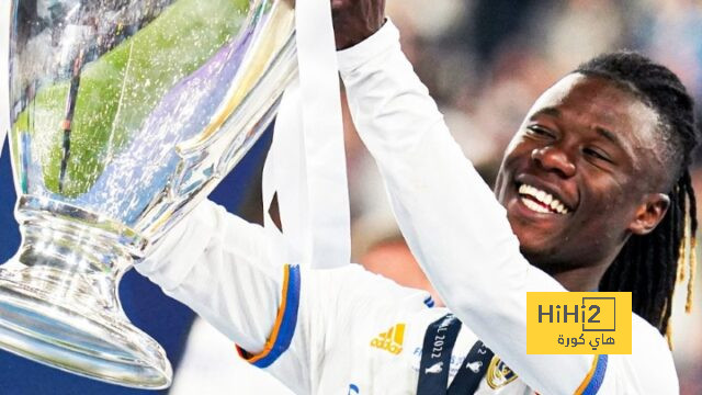 صور من جلسة توقيع كامافينجا على عقده الجديد مع ريال مدريد