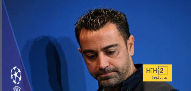 تشافي يجتمع بلاعبي برشلونة