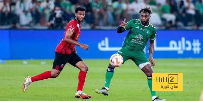 فيديو: لحظة خروج ماكسيمان من الملعب مصابا