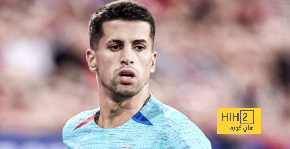 تشافي : كانسيلو لاعب رائع ويمنحنا القوة