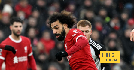 انطلاق الشوط الثاني من مباراة ليفربول وفولهام في البريميرليج