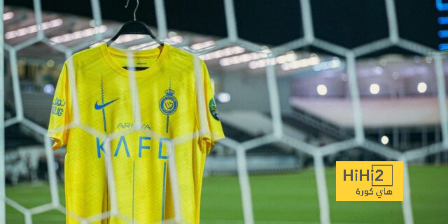 النصر بالقميص الأساسي أمام الشباب