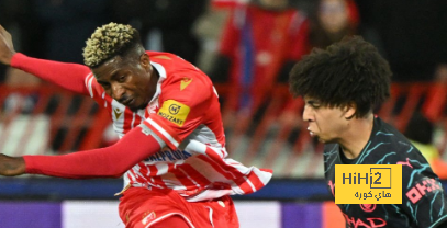 النجم الأحمر يقلص الفارق أمام مانشستر سيتي