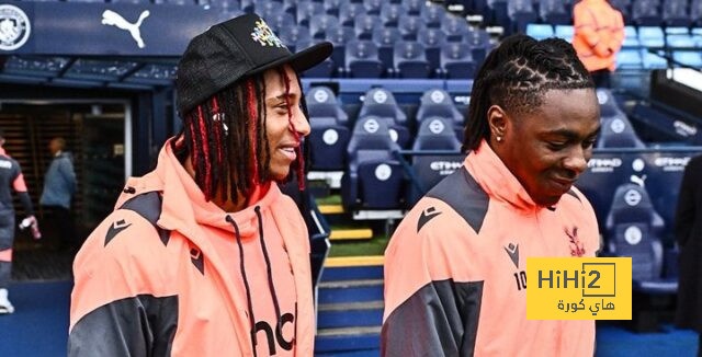 فريق كريستال بالاس يصل ملعب الاتحاد قبل لقاء السيتي