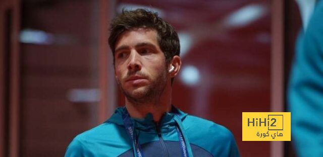 لاعبو برشلونة يصلون ملعب فالنسيا قبل قمة الفريقين