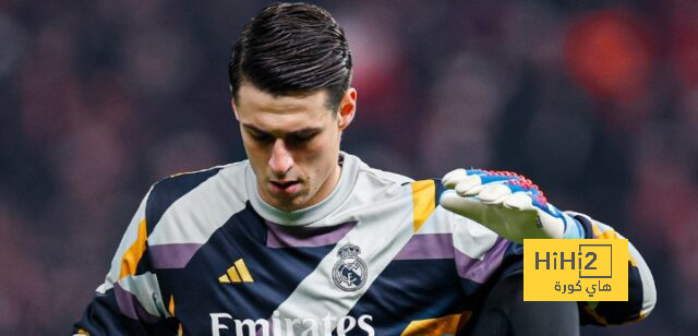 حراس ريال مدريد يؤدون عمليات الإحماء قبل لقاء فياريال