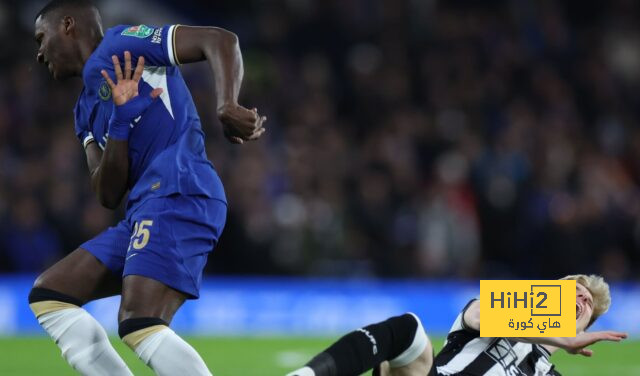 إصابة لاعب نيوكاسل وخروجه أمام تشيلسي في كأس الرابطة