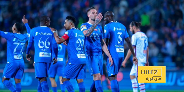 الهلال يتقدم أمام أبها بثنائية في الشوط الأول