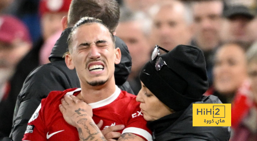 كيف يتعامل ليفربول مع أزمة الظهير الأيسر؟