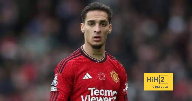 أسطورة مانشستر يونايتد يهاجم أنتوني: “لا يفهم”