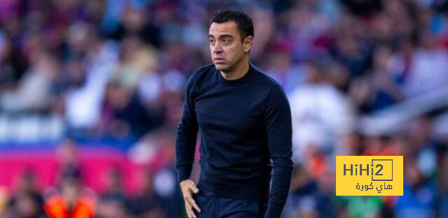 تشافي يعلن غياب لاعب برشلونة عن مباراة لاس بالماس