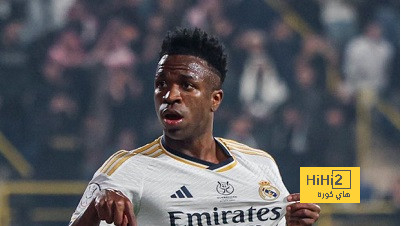 ريال مدريد يضرب برشلونة برباعية ويتوج بالسوبر الإسباني