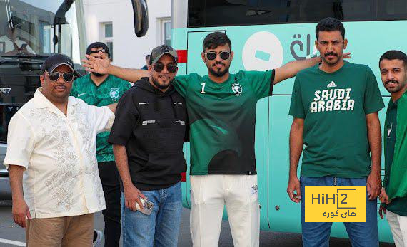 توافد جماهير المنتخب السعودي على ملعب خليفة الدولي