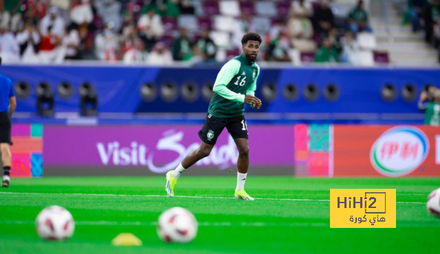 المنتخب السعودي يخوض عمليات الإحماء قبل مواجهة عمان