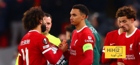 ليفربول مطالب بتمديد عقد ثلاثي الفريق