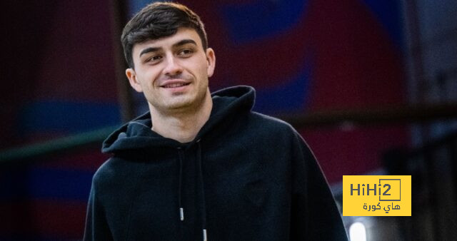 برشلونة يؤدي عمليات الإحماء قبل لقاء أوساسونا