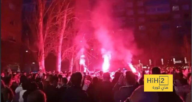 جمهور ريال مدريد يشعل الأجواء خارج السانتياجو برنابيو