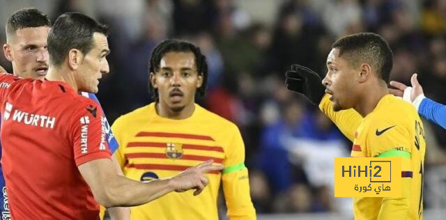 أول تحرك من برشلونة بشأن طرد فيتور روكي