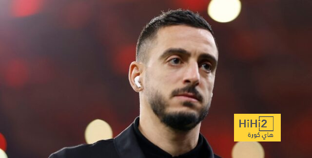 لاعبو الريال يتفقدون أرضية ملعب لايبزيغ