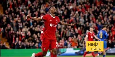 خط وسط ليفربول أمام برينتفورد في الدوري الإنجليزي