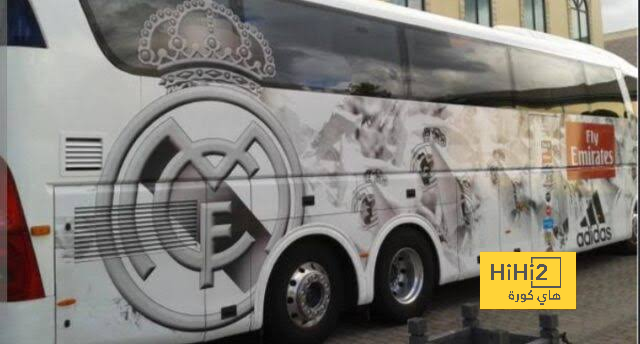 حافلة ريال مدريد تنتظر اللاعبين قبل الذهاب لملعب رايو فاليكانو
