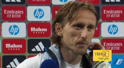 “يحكم علينا الناس حسب العمر”.. تعليق مودريتش على تبديل قميصه مع راموس