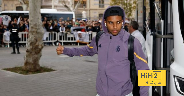 ريال مدريد يصل فندق الإقامة في فالنسيا
