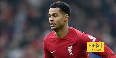 مهاجم ليفربول يعترف بمفاوضات مانشستر يونايتد لضمه