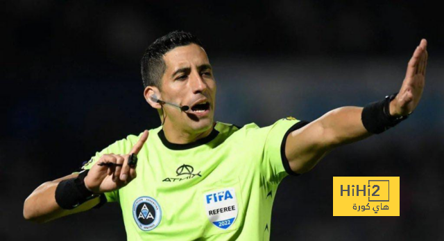 طاقم تحكيم مباراة الاتحاد والأخدود
