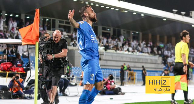 الهلال يهزم الرياض بثلاثية في الدوري