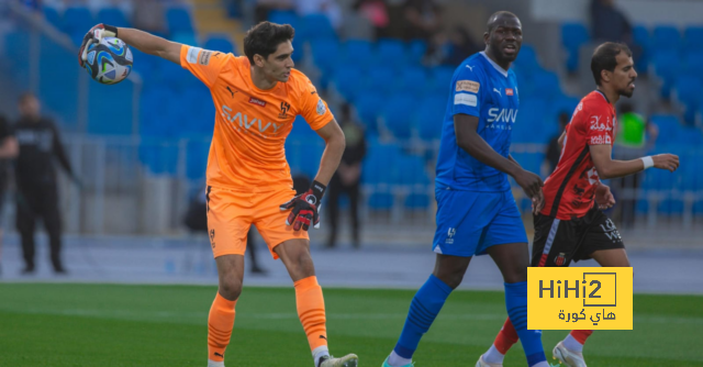 الأقل تقييما في تشكيلة الهلال أمام الرياض