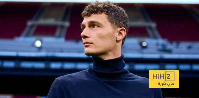 الانتر يؤدي عمليات الإحماء الأخيرة قبل مواجهة أتليتكو مدريد