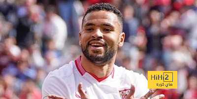 شاهد.. النصيري يتشاجر مع مدرب إشبيلية