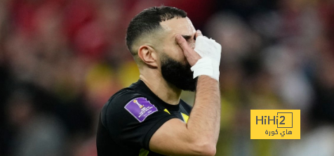 فيديو : كريم بنزيما يهدر ركلة جزاء للاتحاد أمام الفيحاء