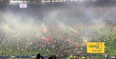 شاهد.. جماهير ليون تقتحم الملعب بعد التأهل لنهائي الكأس