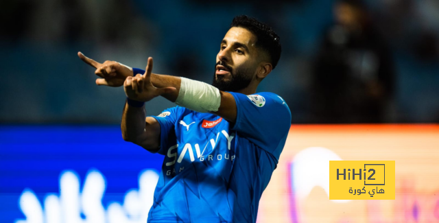 الهلال يتقدم أمام الخليج بثنائية في الشوط الأول