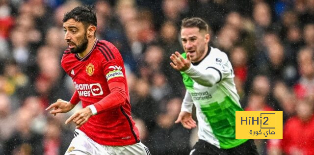 انطلاق الشوط الثاني من مباراة مانشستر يونايتد و ليفربول