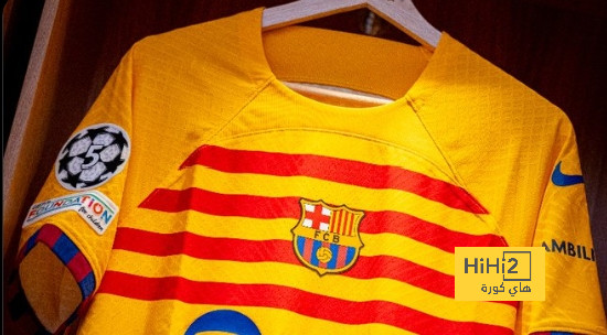 برشلونة بالقميص البديل أمام باريس