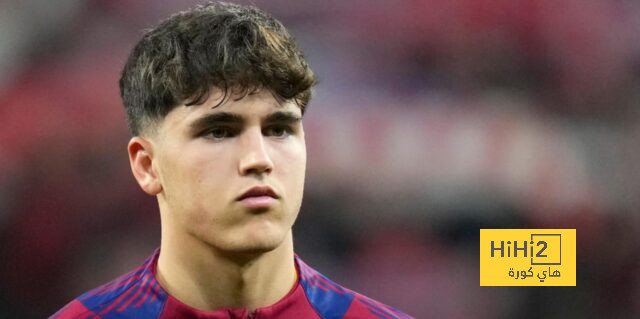 خط دفاع برشلونة أمام باريس في إياب ربع نهائي دوري الأبطال