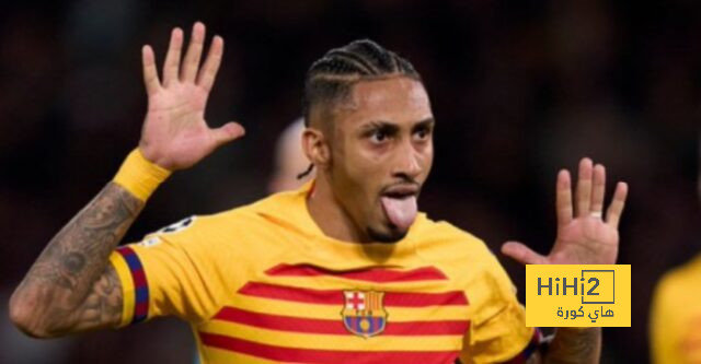 انطلاق الشوط الثاني من مباراة برشلونة و باريس