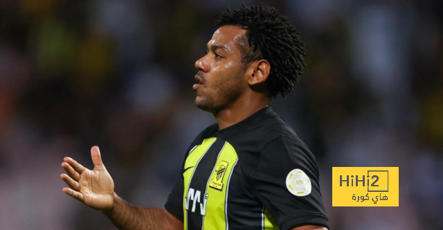 رومارينهو يتفوق على لاعبي الاتحاد برقم تاريخي